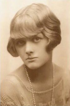 Daphne du Maurier in her youth